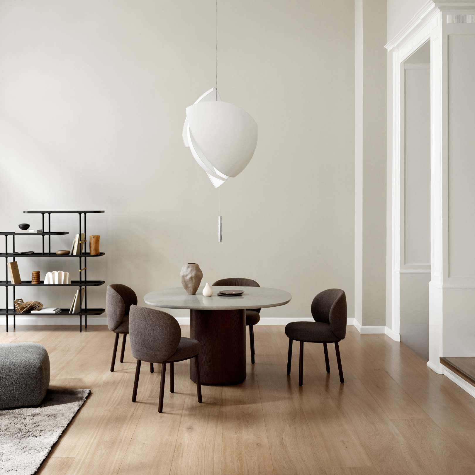 Ovata Dining Table